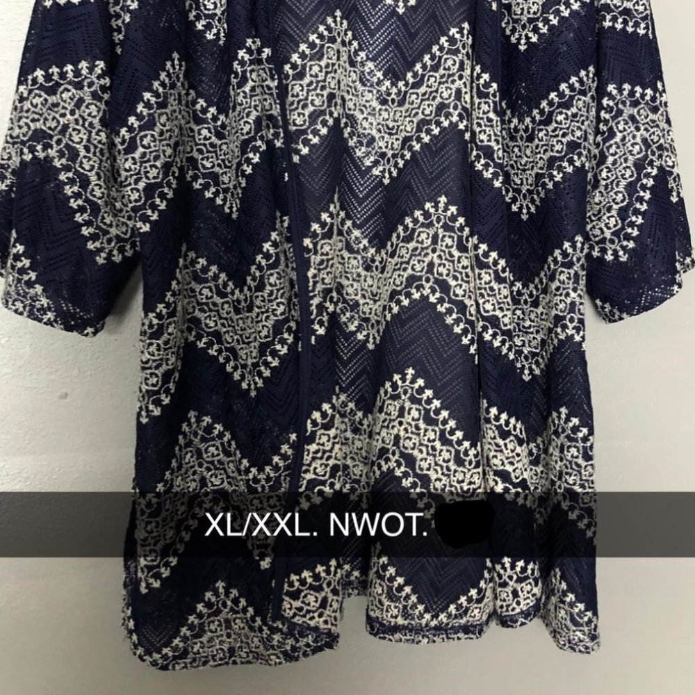 Kimono - Picture 2 of 2
